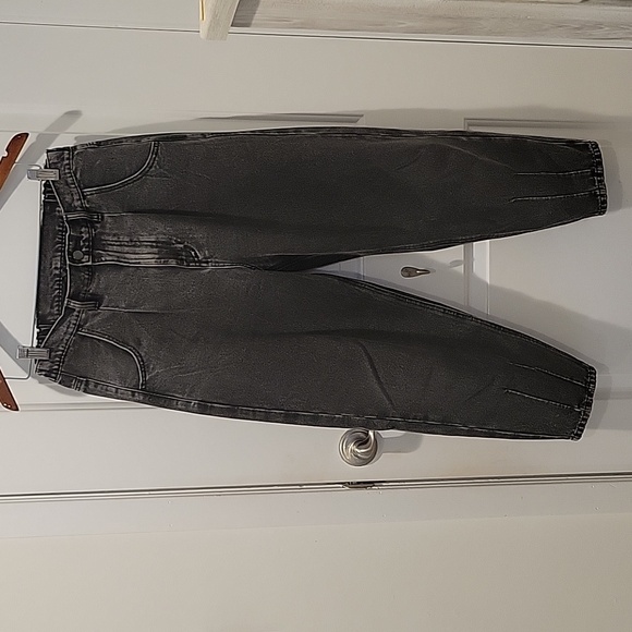 Aqua, high waisted pleated Barrel jeans - Picture 1 of 3